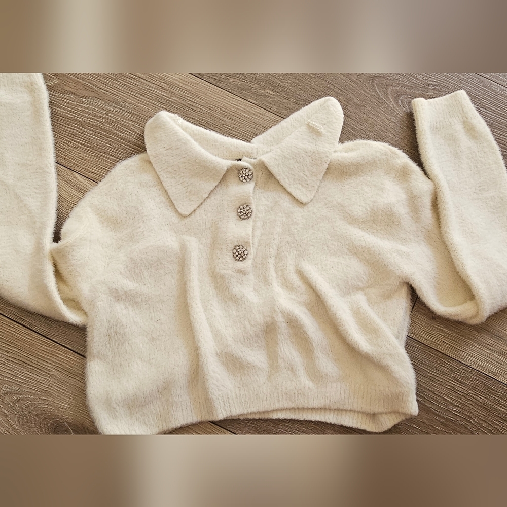 Offwhite Dressy crop top sweater